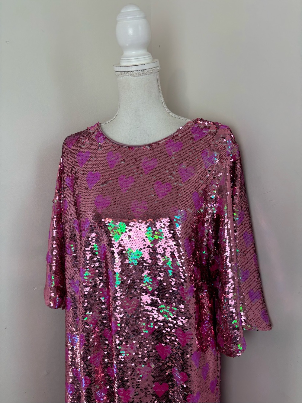 Ivy City Co Evelyn Dress features With all-over Pink Sequin Heart Pattern Size X - Picture 7 of 12